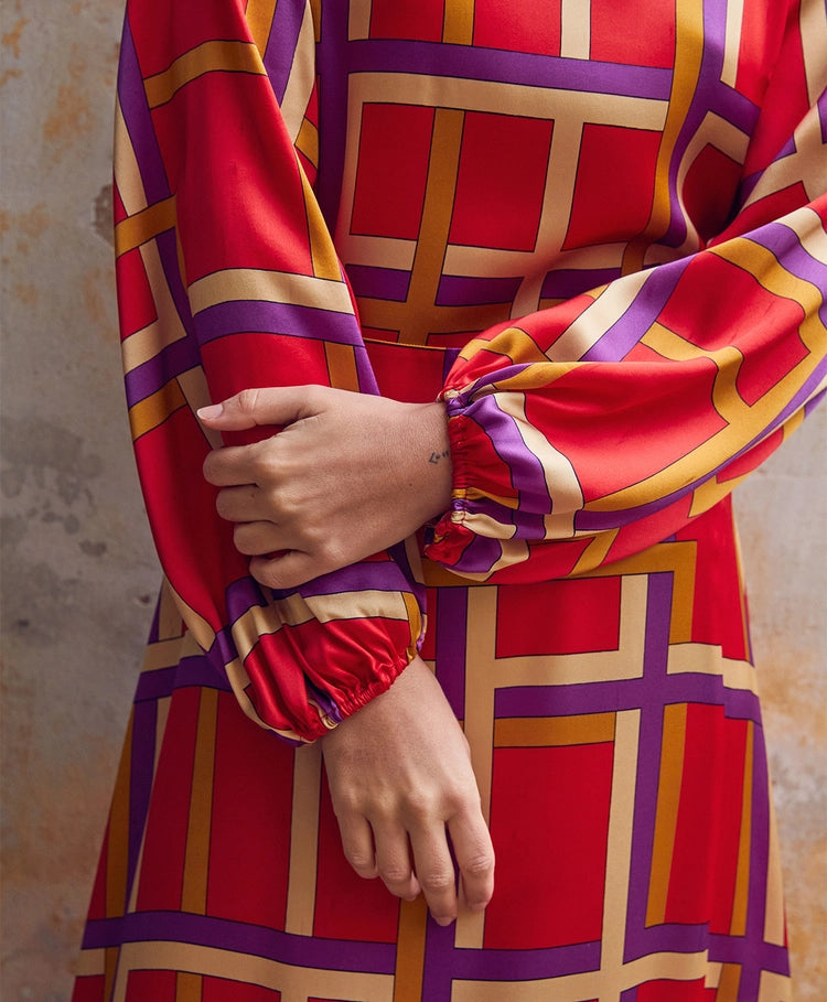 Momoni - Auguste Dress in Printed Stretch Satin Red/Purple