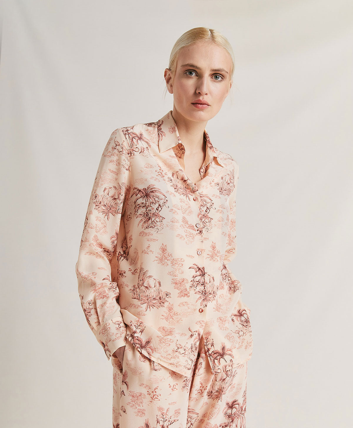 Momoni - Simon Shirt in Crepe De Chine - Rose/Dark Cherry