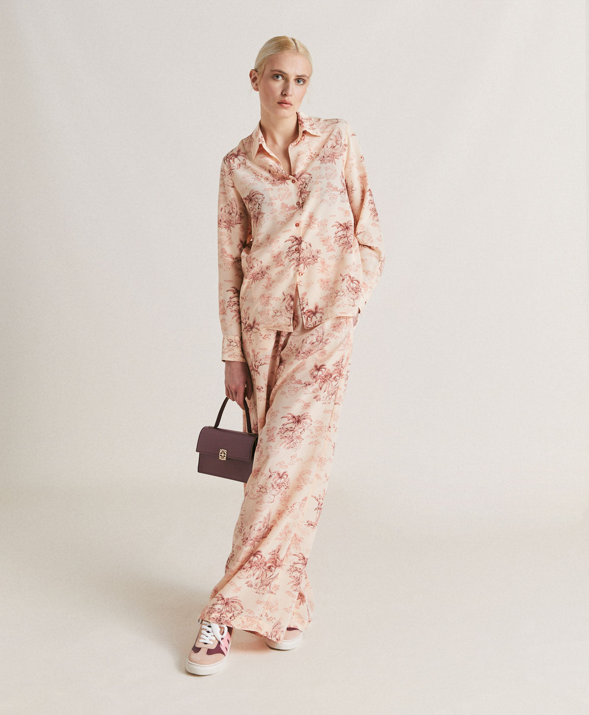 Momoni - Simon Shirt in Crepe De Chine - Rose/Dark Cherry