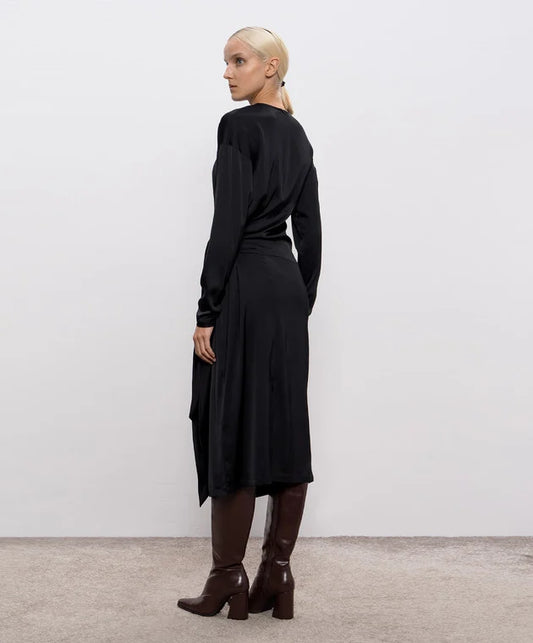 Momoni - Black Lotus Midi Dress
